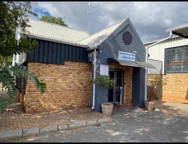 4,580M² WAREHOUSE TO LET IN ROSSLYN